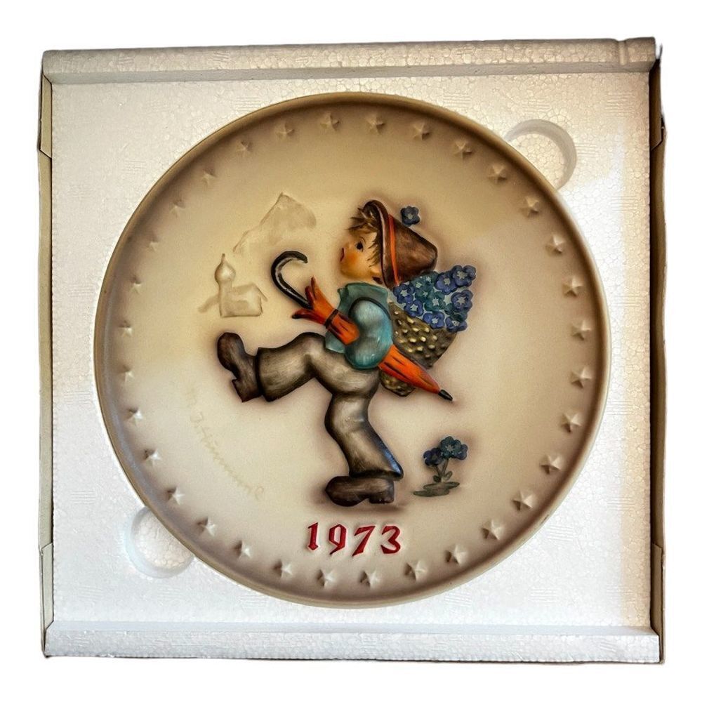 Vintage Goebel Hummel 1973 Collector Plate in Box